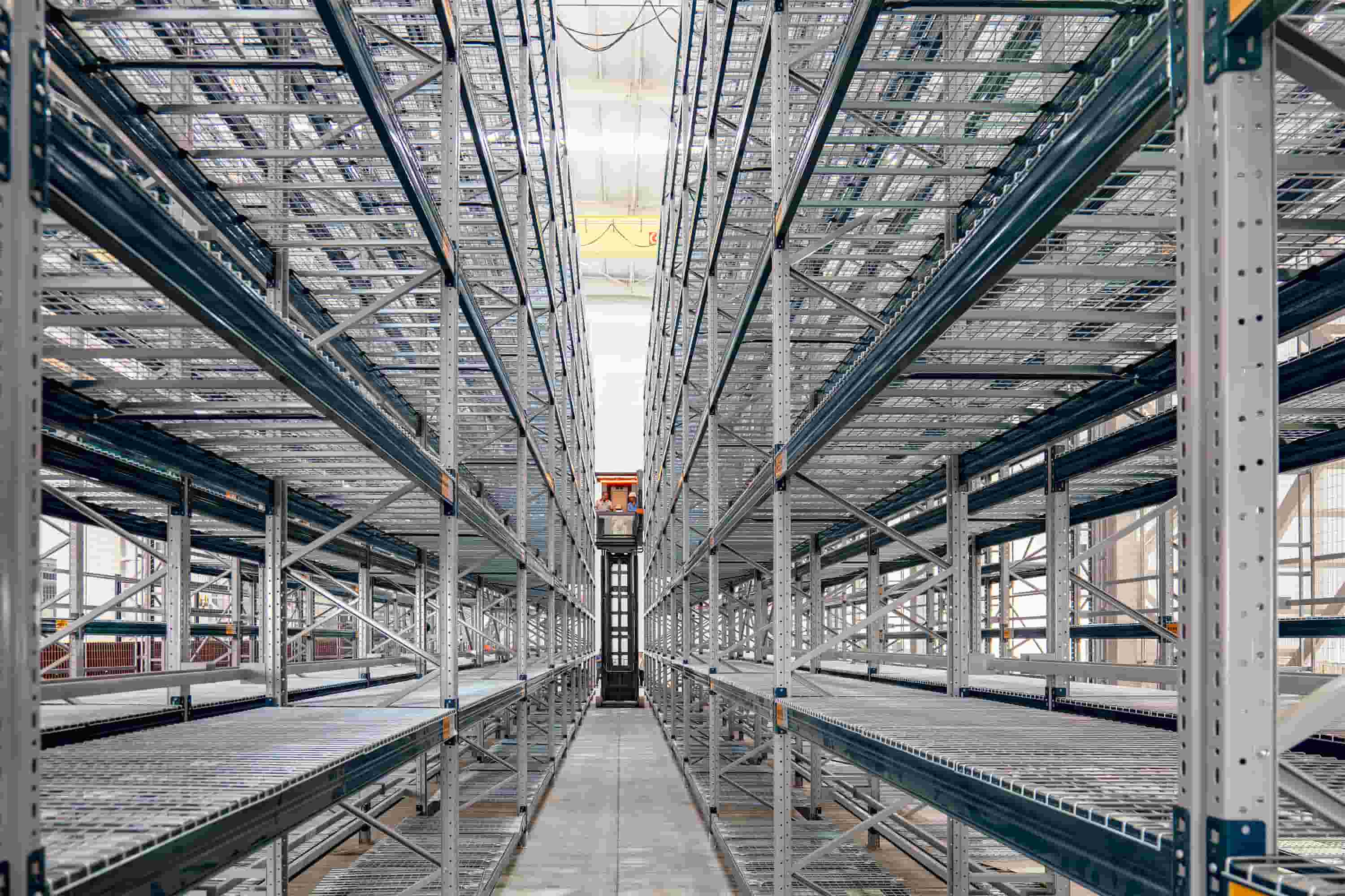 Maximizing High-Bay Storage: The Technical Edge of the Wire-Guided 1.75m VUE VNA Three Way Forklift