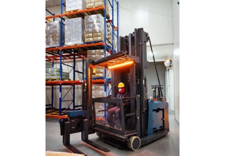 Zowell VNA Cold Storage Forklift Delivered to North American Customer, Enabling a Brand-New High-Density Warehouse from Scratch
