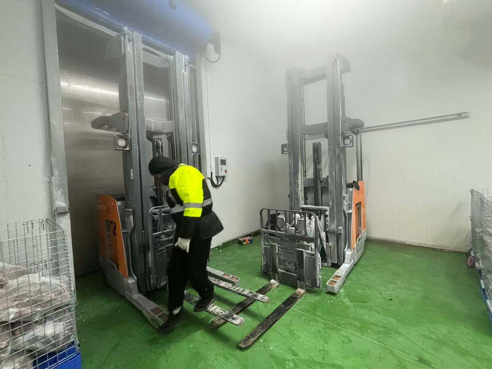 Successful Cold Storage Application in Sri Lanka | Zowell Electric Reach Truck & Electric Stacker Deliver Excellent Performance