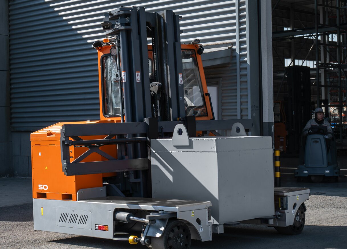 Zowell WSHM Series Side Loader: High-Density Narrow Aisle Solutions for Long & Heavy Materials Handling