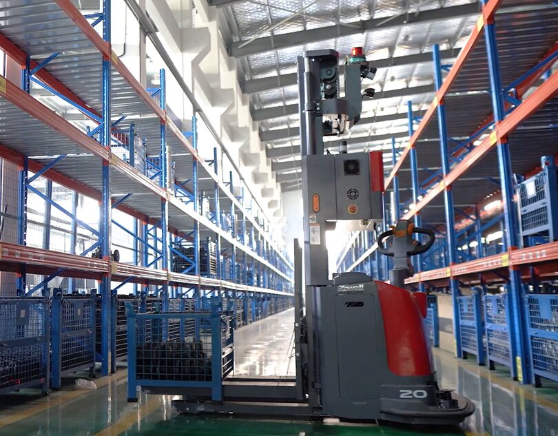 Zowell AGVs Empower Smart Logistics Transformation for a Leading E-Commerce Enterprise